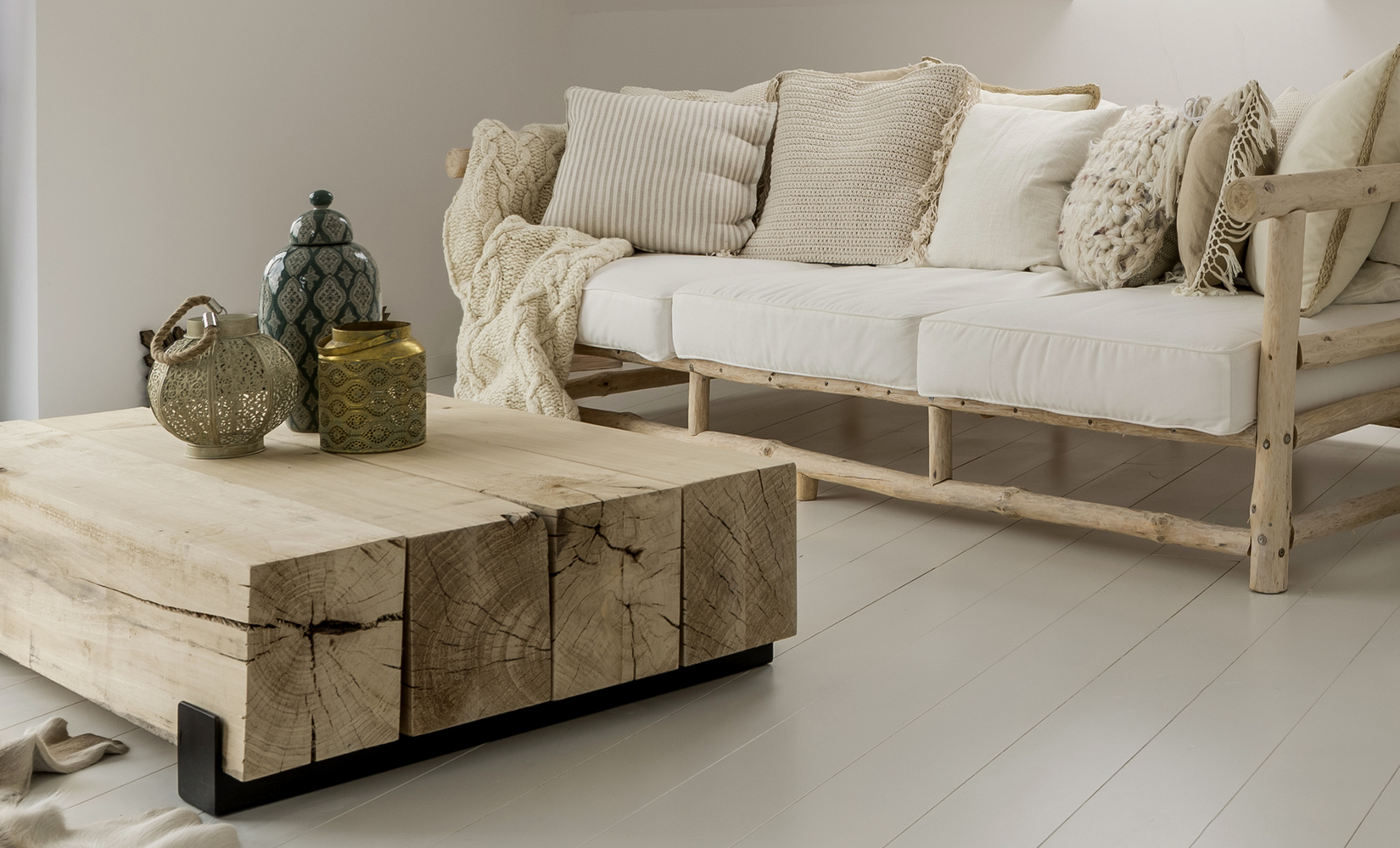 Minimalism in practice: Let the wood grain stand out with matte varnish